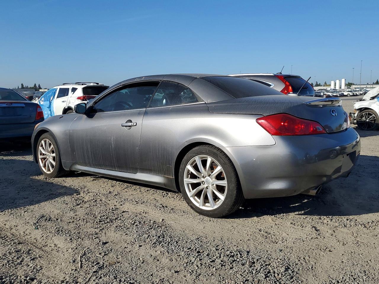 2010 Infiniti G37 Convertible Base - Image 2