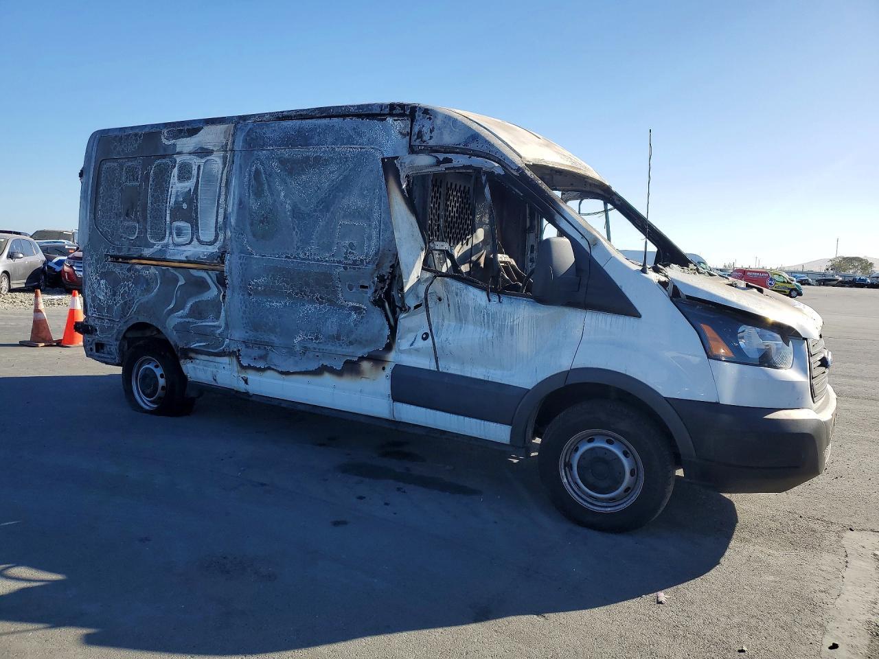 2015 Ford Transit T-250 - Фото 4