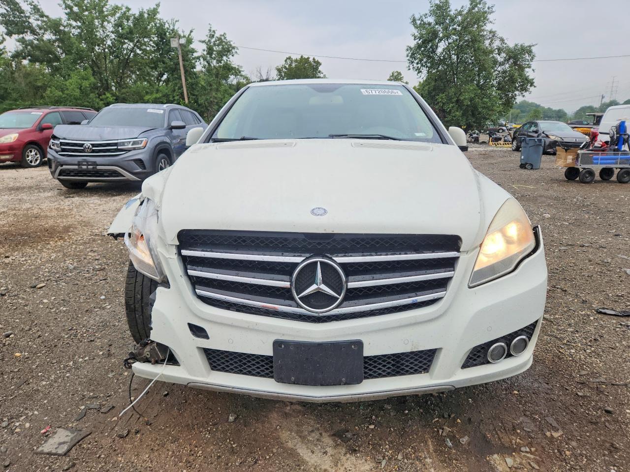 2011 Mercedes-Benz R 350 4Matic - Image 5