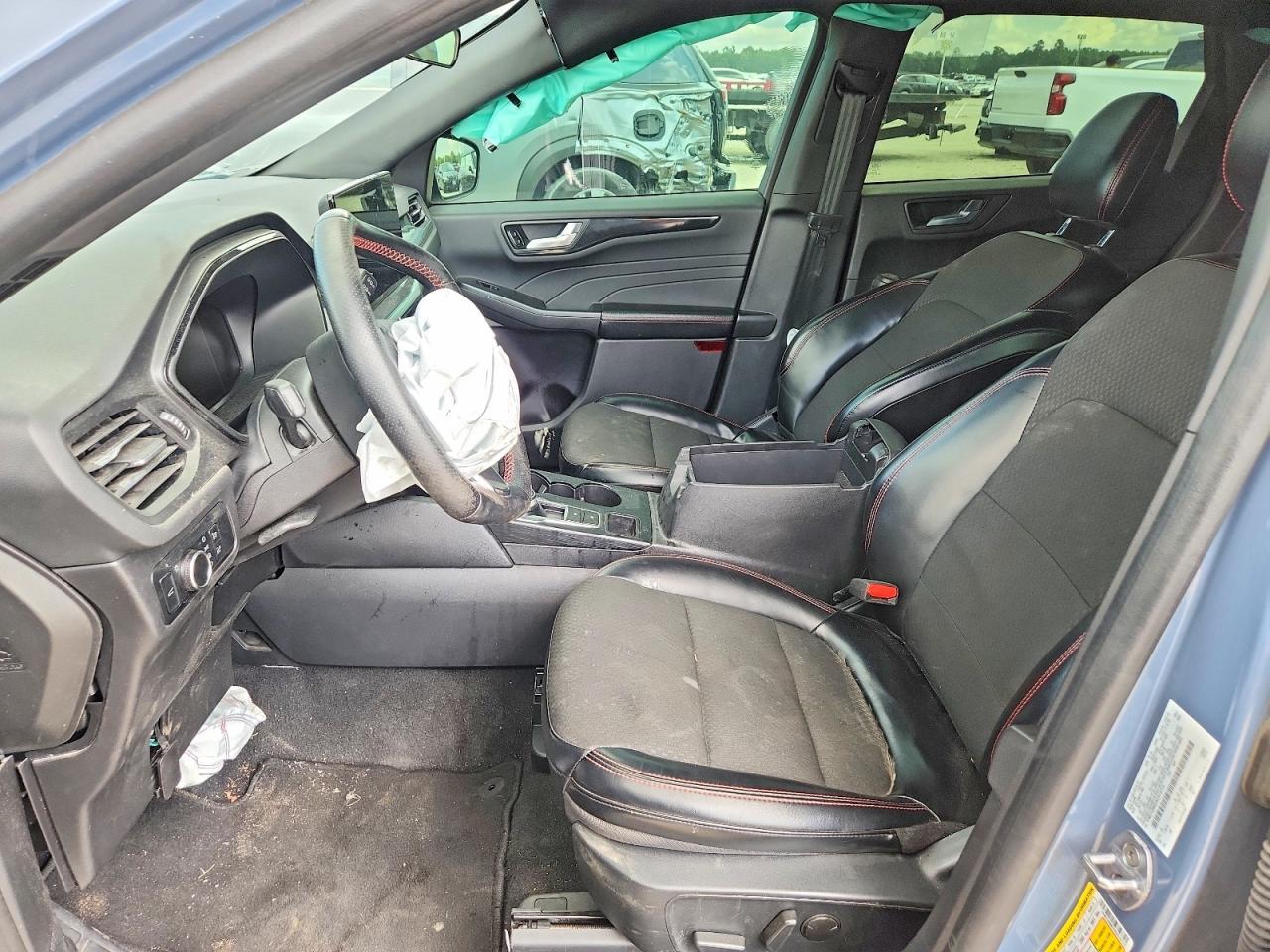 2024 Ford Escape St Line - Image 7