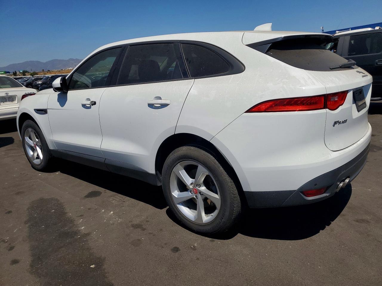 2017 Jaguar F-Pace Premium - Фото 2