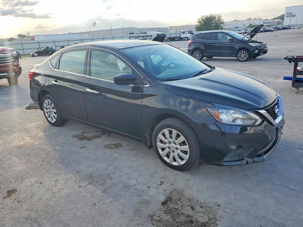 2017 Nissan Sentra S - Фото 4
