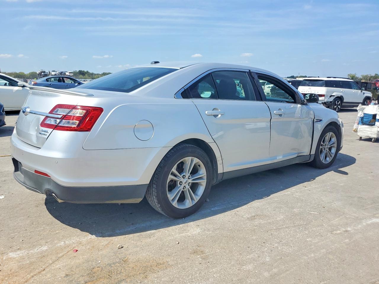 2015 Ford Taurus Sel - Image 3