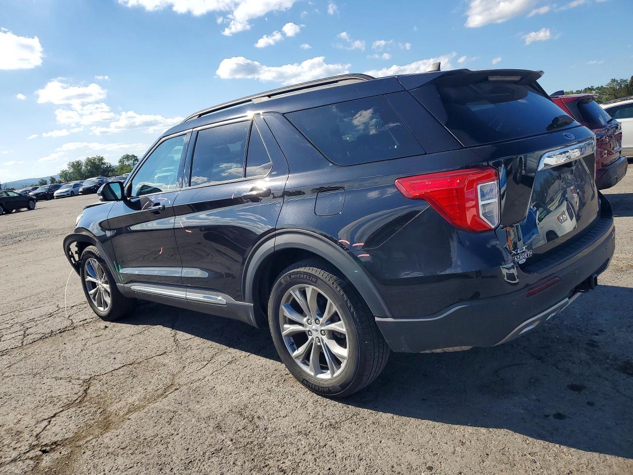 2023 Ford Explorer Xlt - Фото 2
