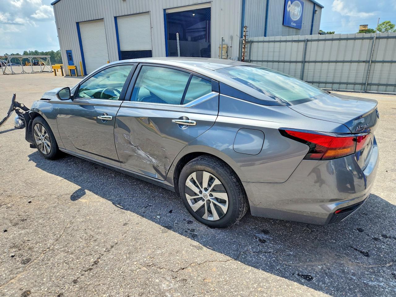 2023 Nissan Altima S - Фото 2
