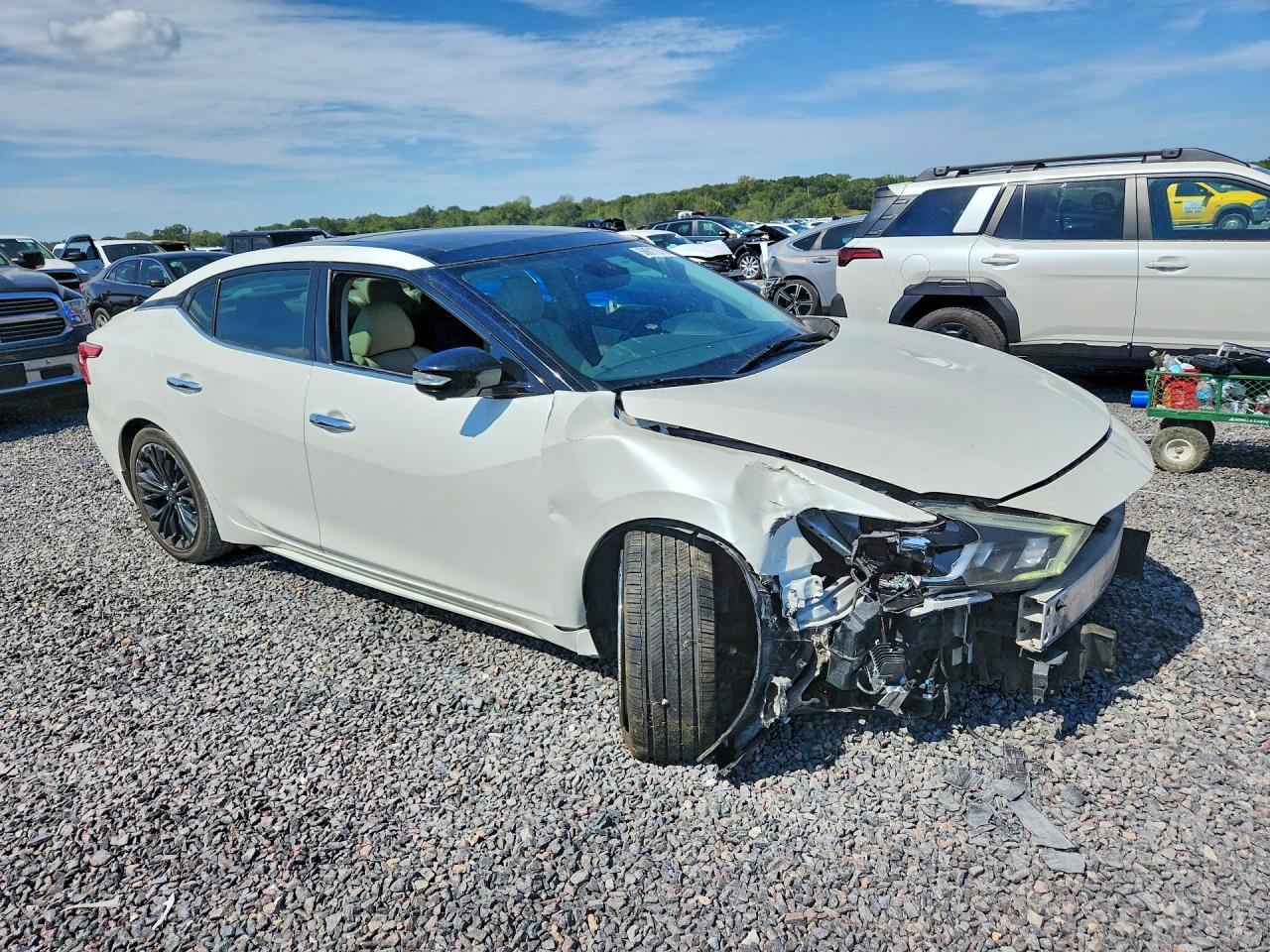 2016 Nissan Maxima Platinum - Image 4