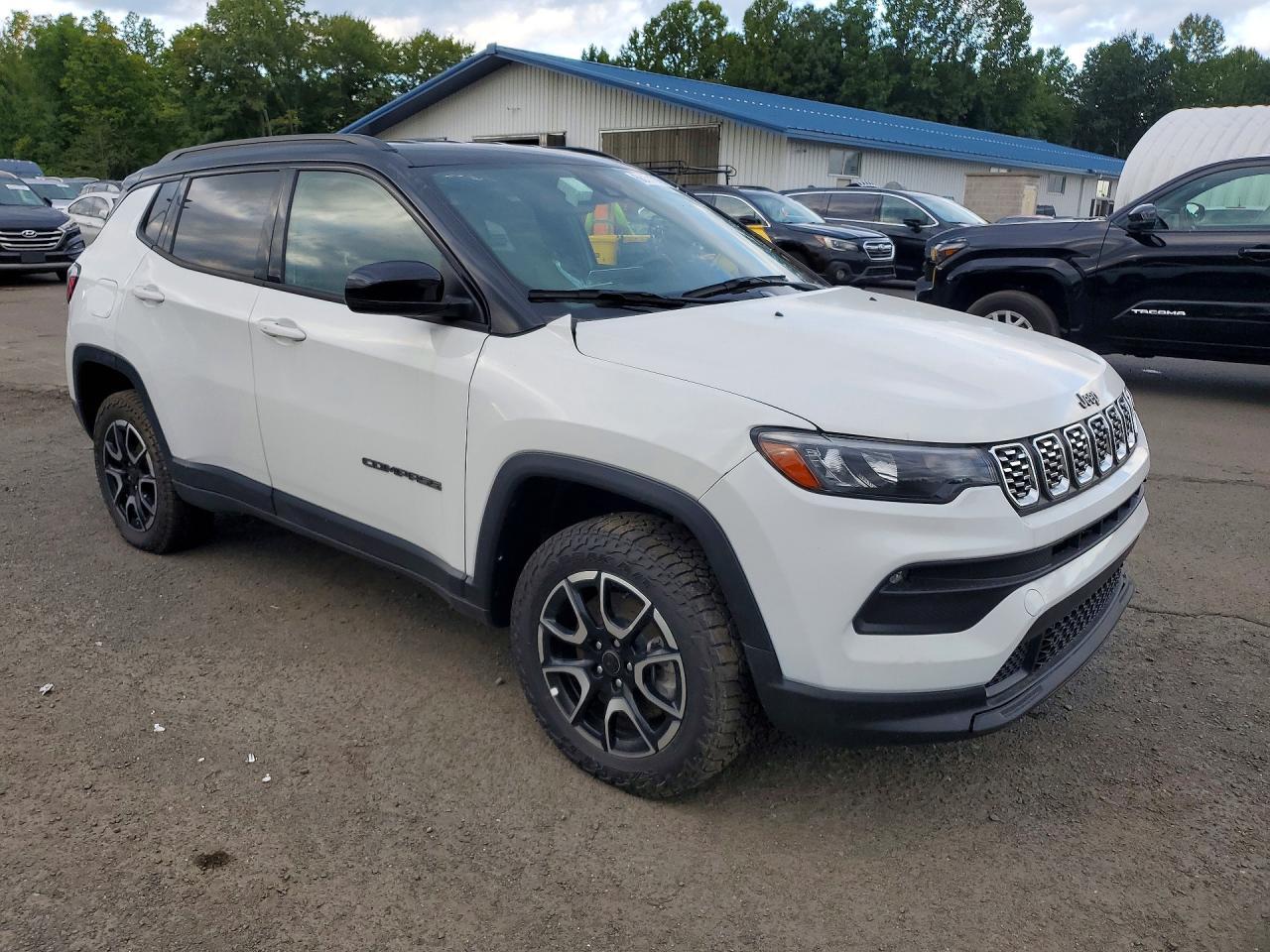 2025 Jeep Compass Trailhawk - Фото 4