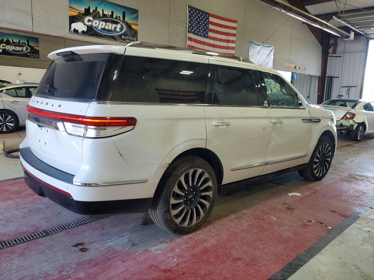 2024 Lincoln Navigator Black Label - Image 3