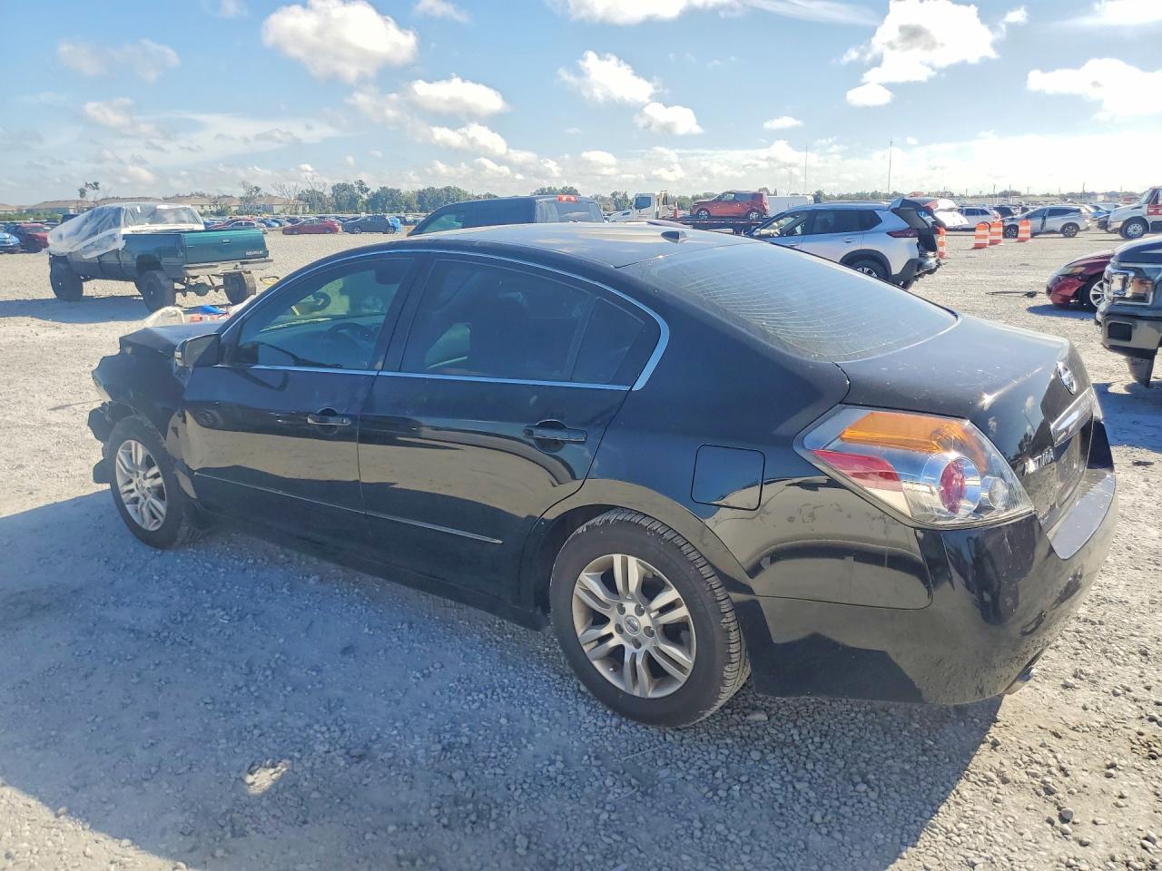 2011 Nissan Altima 2.5 - Image 2