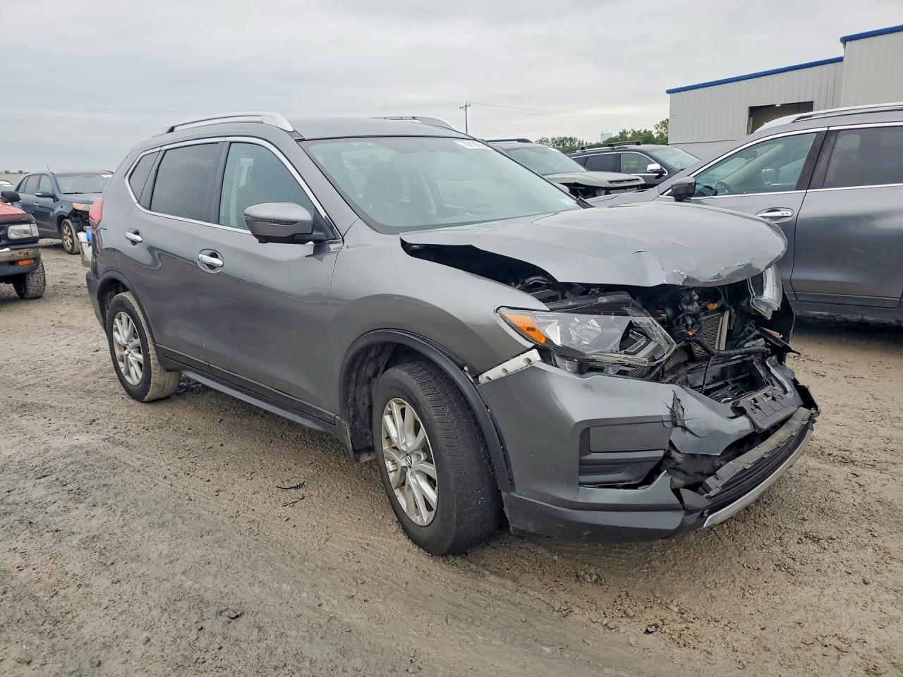 2017 Nissan Rogue Sv - Image 4