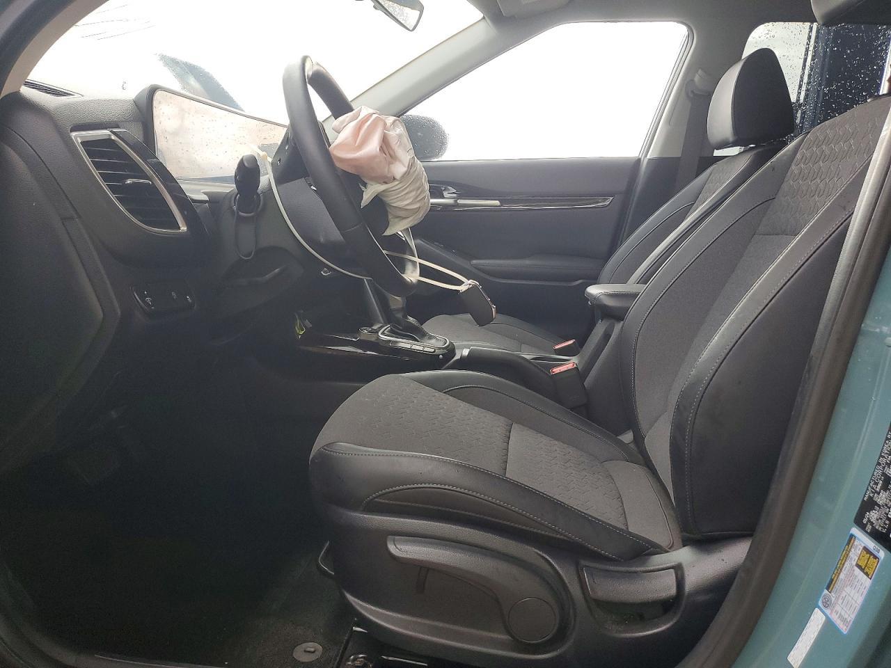 2025 Kia Seltos S - Image 7