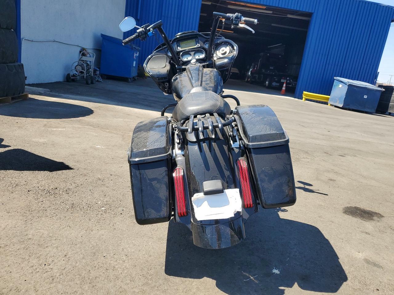 2016 Harley-Davidson Fltrxs Road Glide Special - Image 4