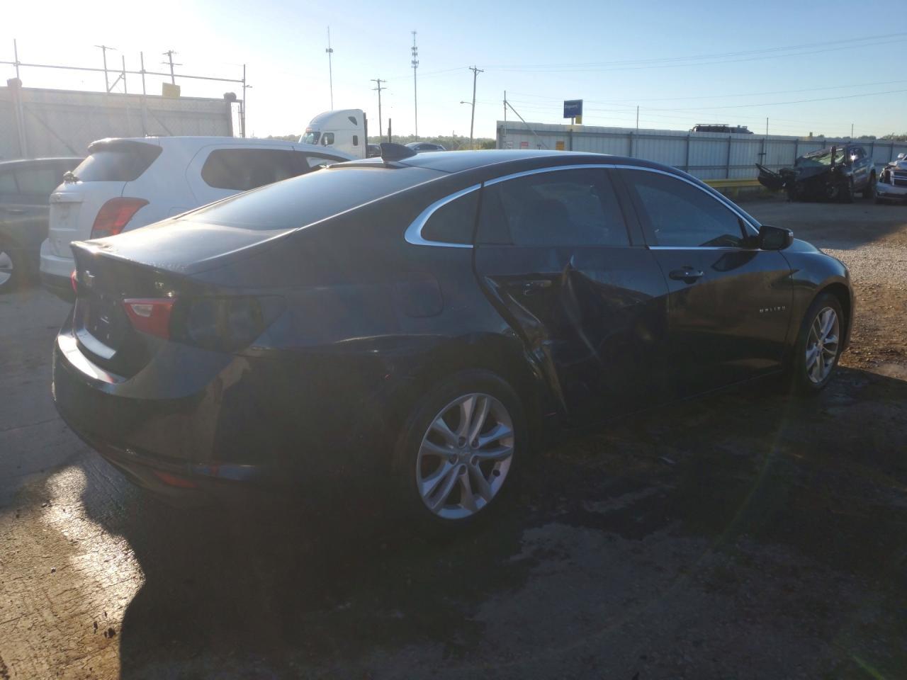 2017 Chevrolet Malibu Lt - Image 3