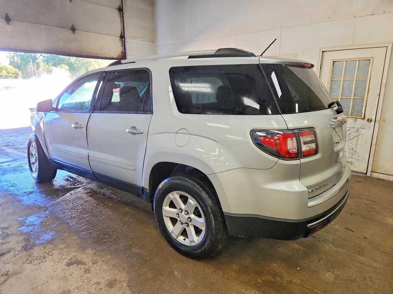 2015 GMC Acadia Sle - Image 2