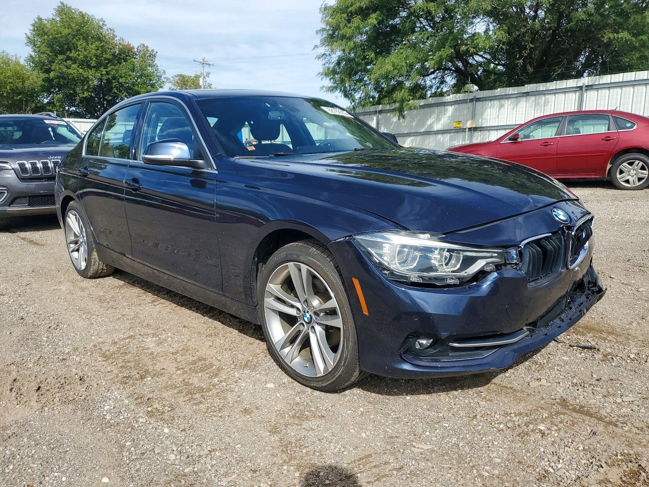 2017 BMW 330 Xi - Фото 4