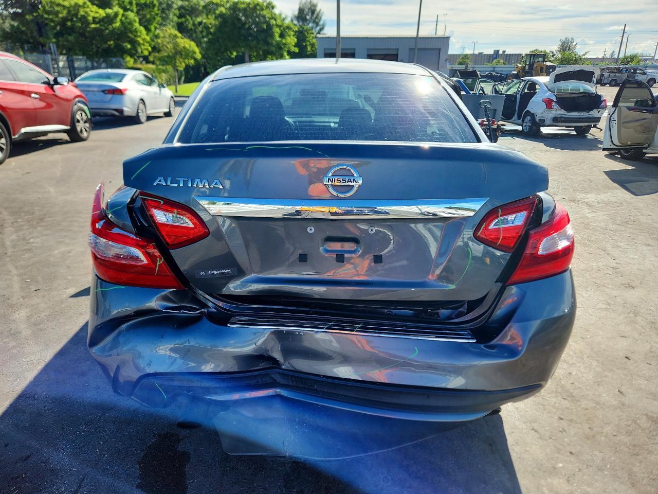 2017 Nissan Altima - Фото 6
