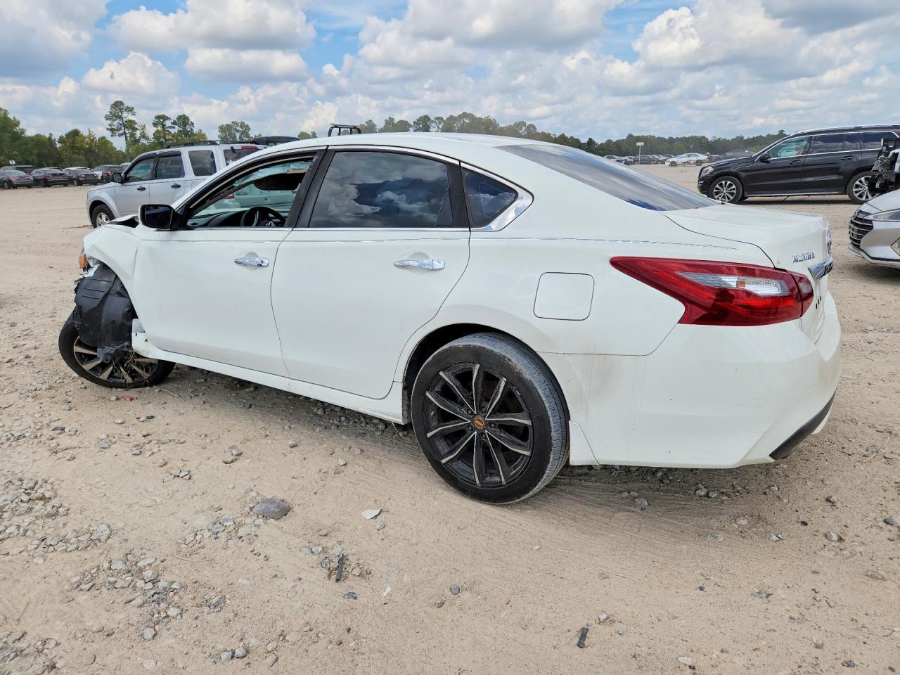 2018 Nissan Altima 2.5 S - Фото 2