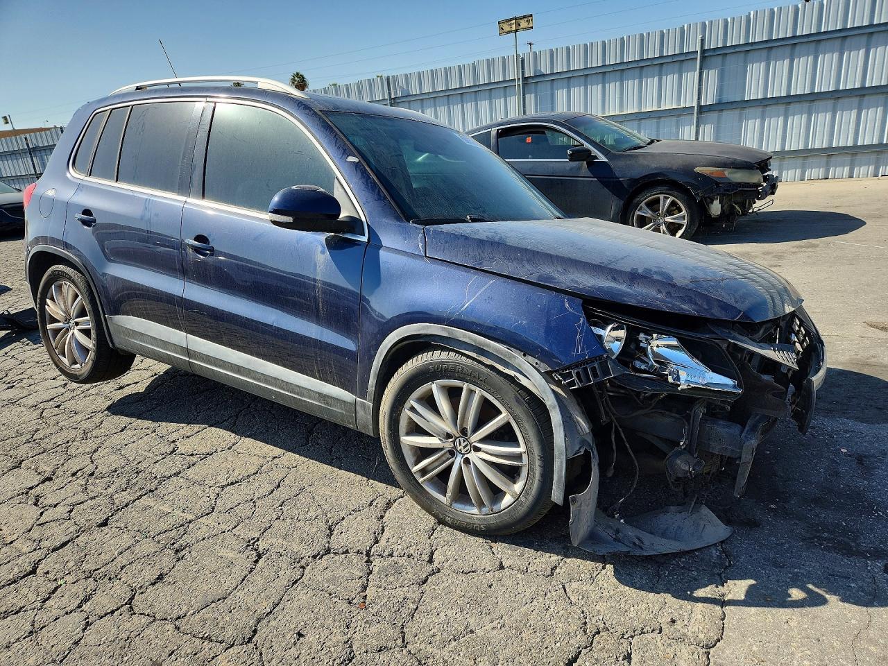 2011 Volkswagen Tiguan S - Фото 4