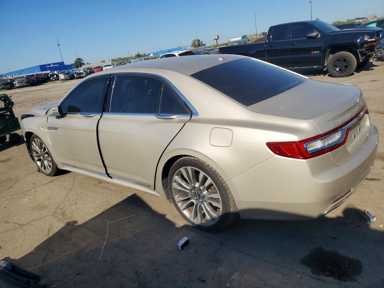 2017 Lincoln Continental Select - Фото 2