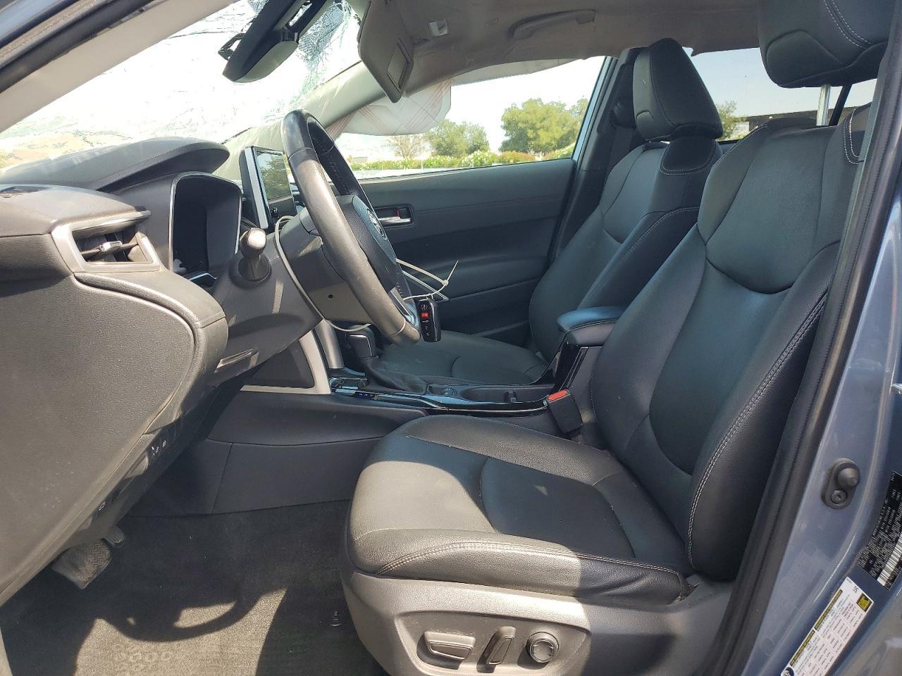 2024 Toyota Corolla Cross Xle 4Wd - Фото 7