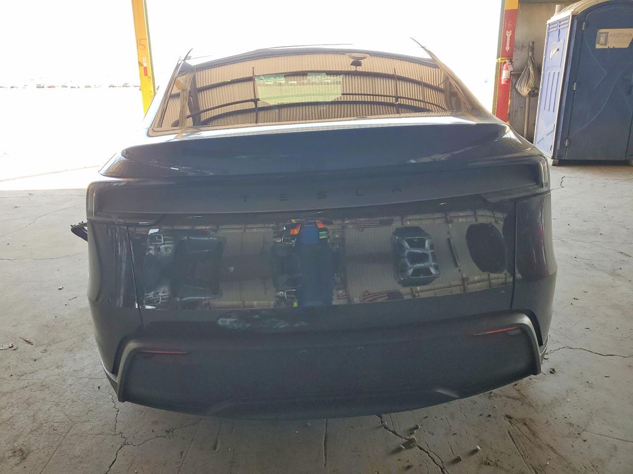 2026 Tesla Model Y - Фото 6