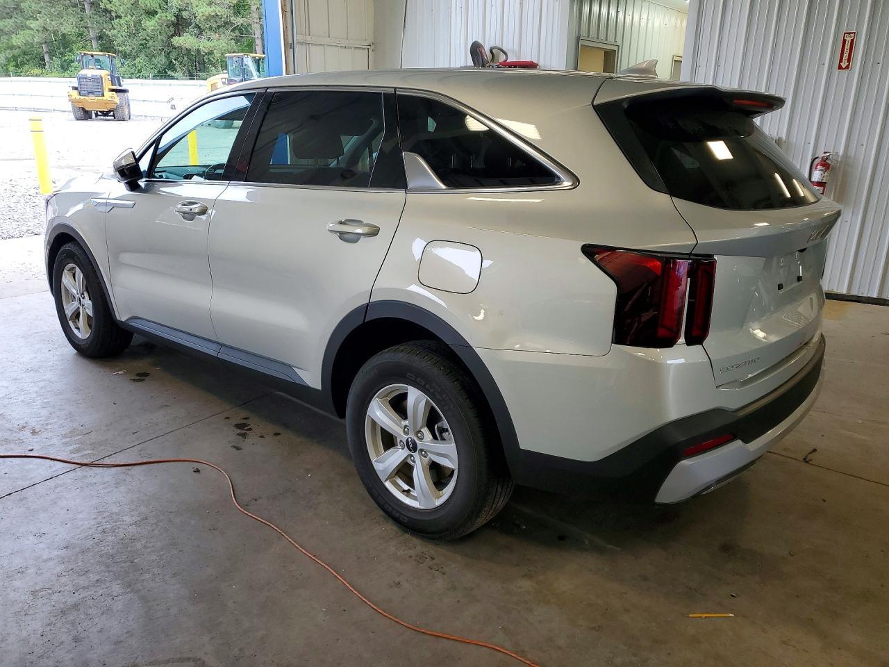 2026 Kia Sorento Lx - Image 2