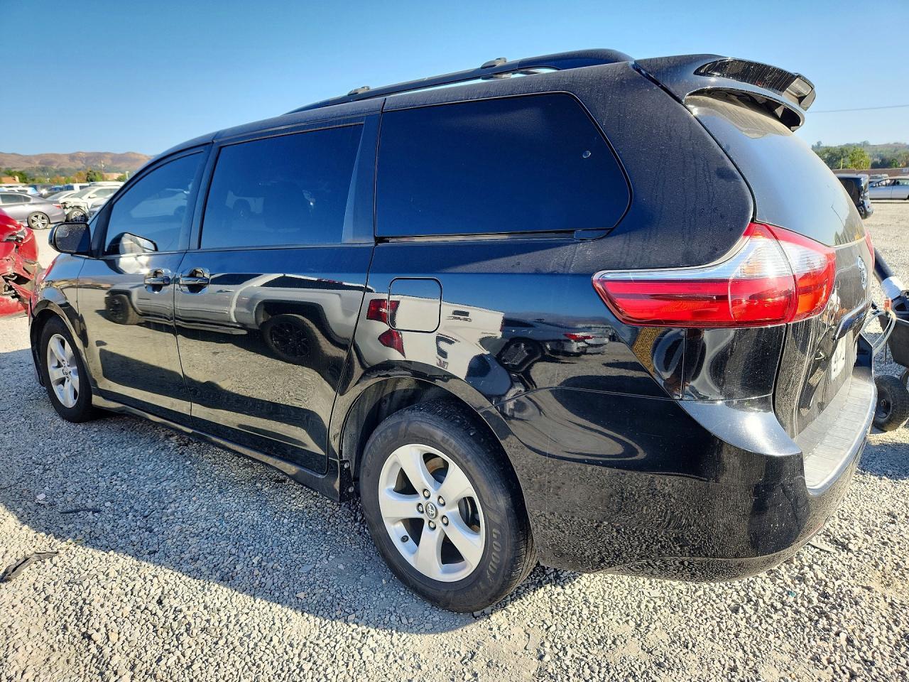 2020 Toyota Sienna Le - Image 2