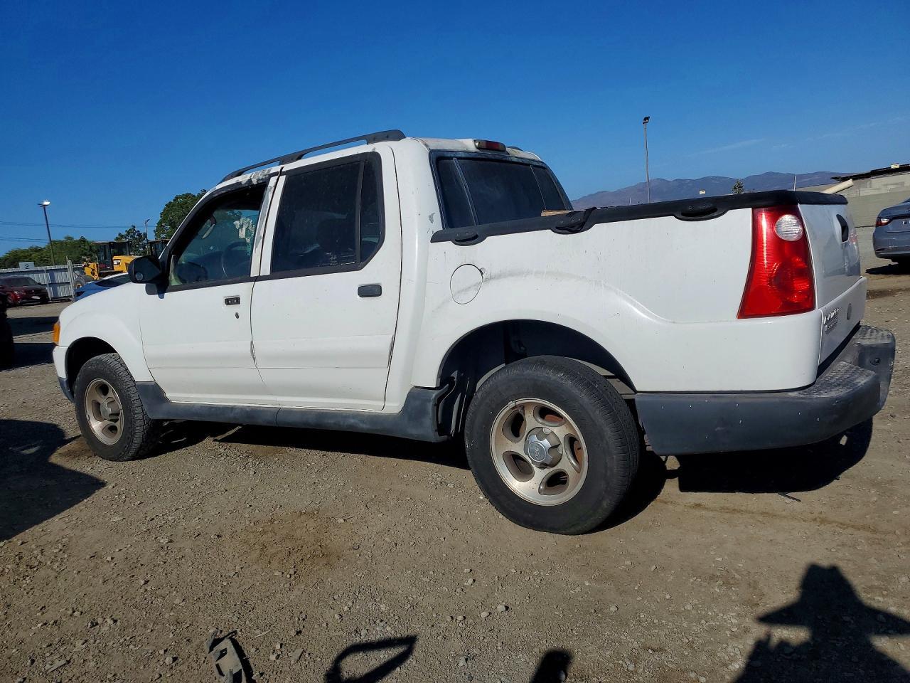 2005 Ford Explorer Sport Trac - Фото 2