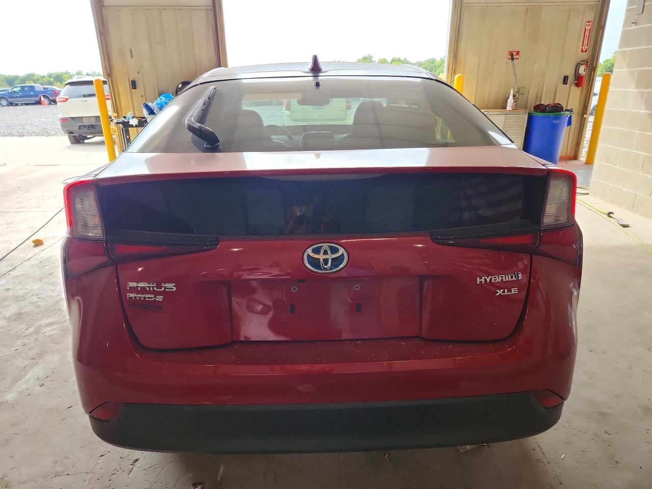 2022 Toyota Prius Xle Awd-E - Фото 6