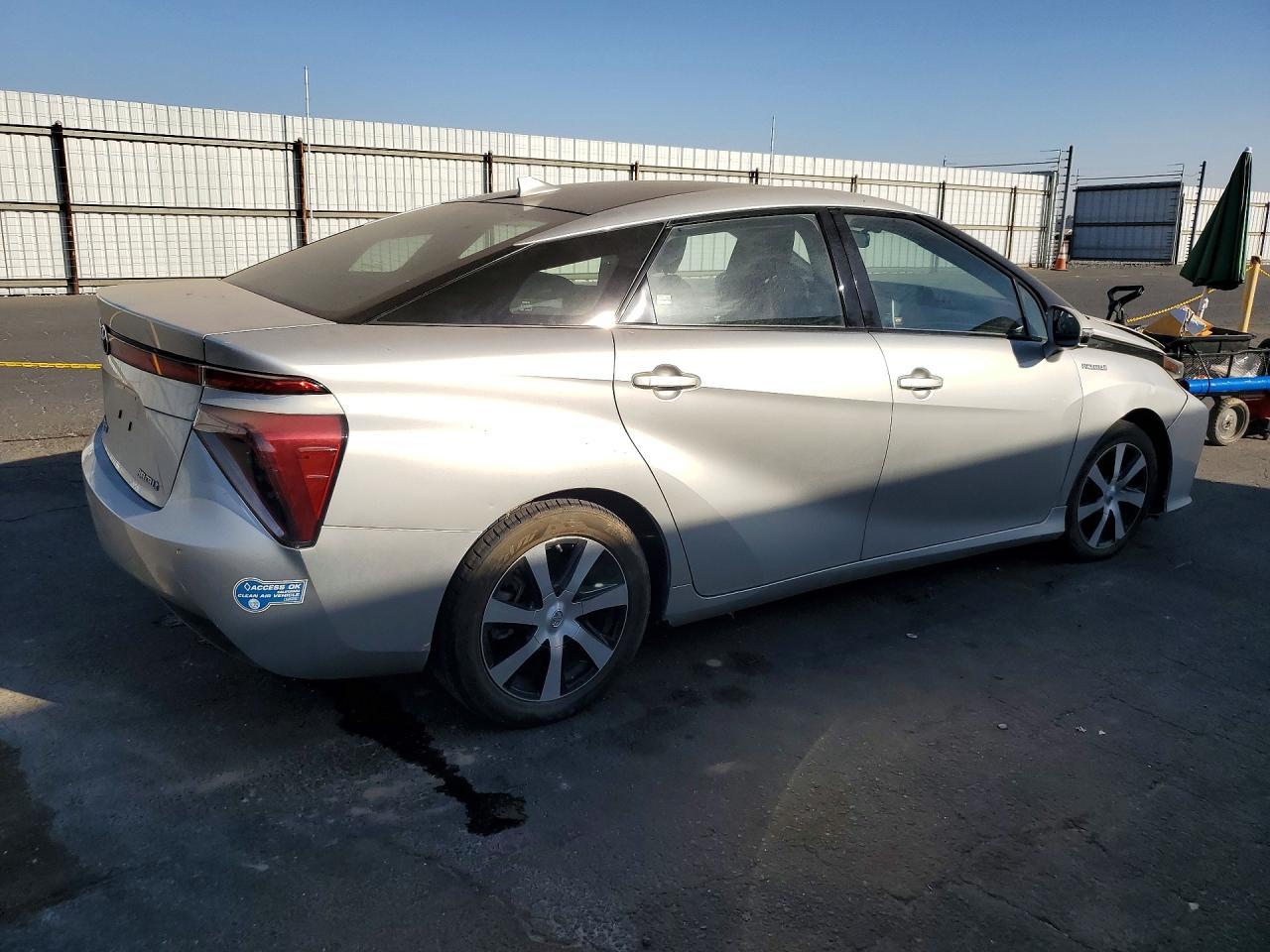 2018 Toyota Mirai Base - Image 3