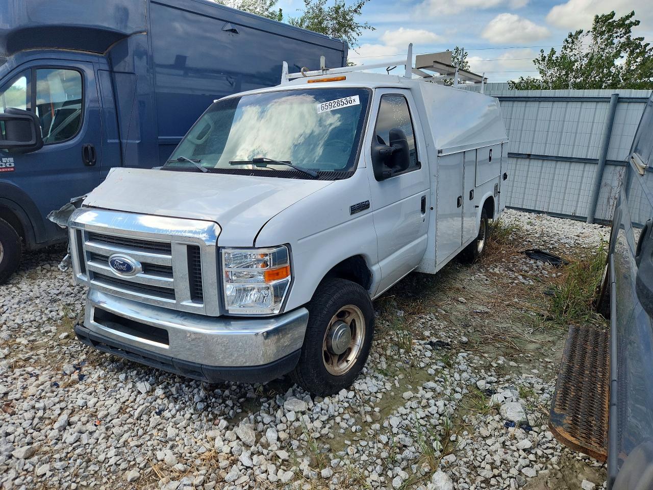 2018 Ford Econoline E350 Super Duty Cutaway Van