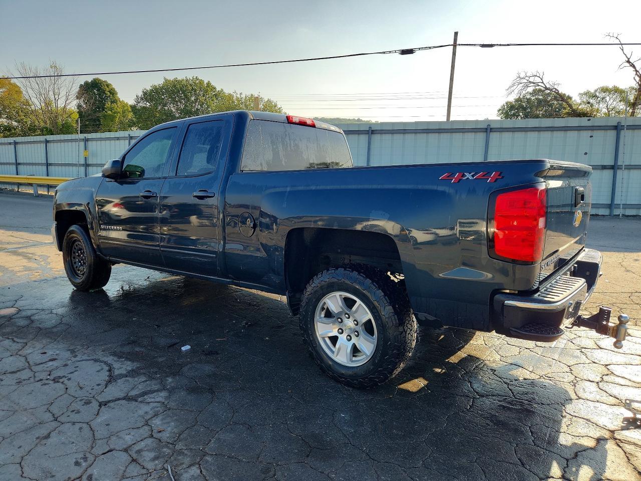 2018 Chevrolet Silverado K1500 Lt - Image 2