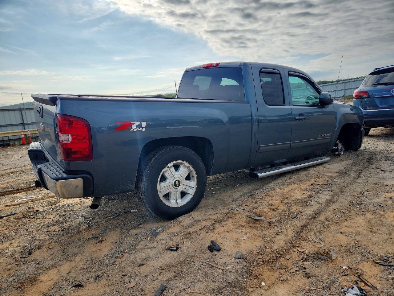 2013 Chevrolet Silverado Ltz - Image 3