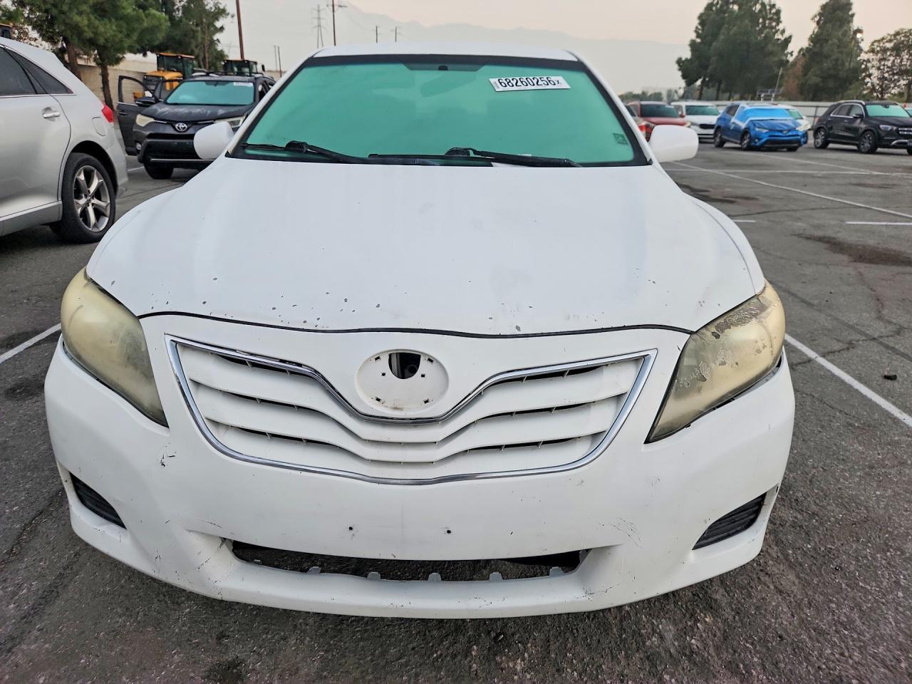 2010 Toyota Camry Le - Фото 5