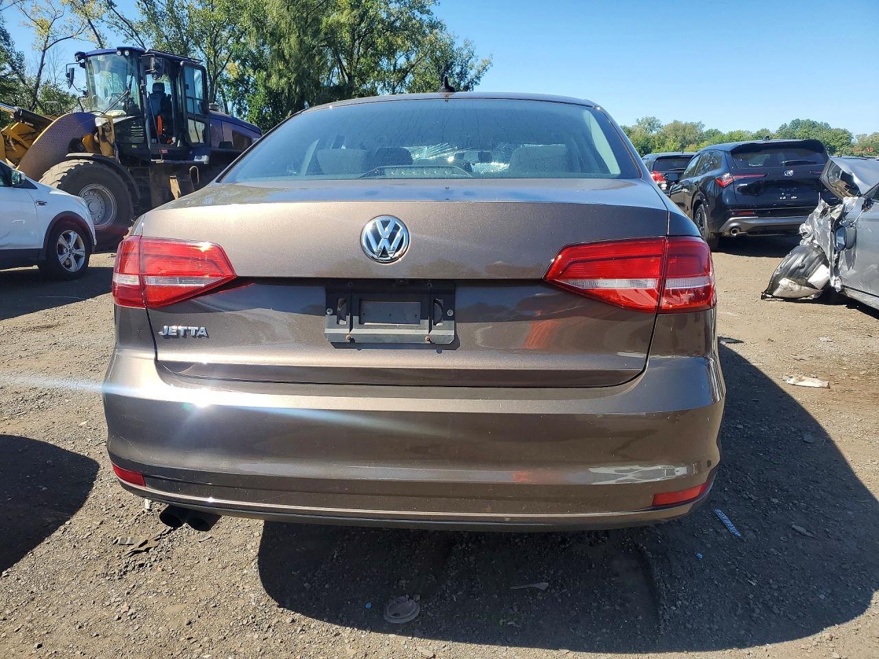 2015 Volkswagen Jetta Base - Image 6