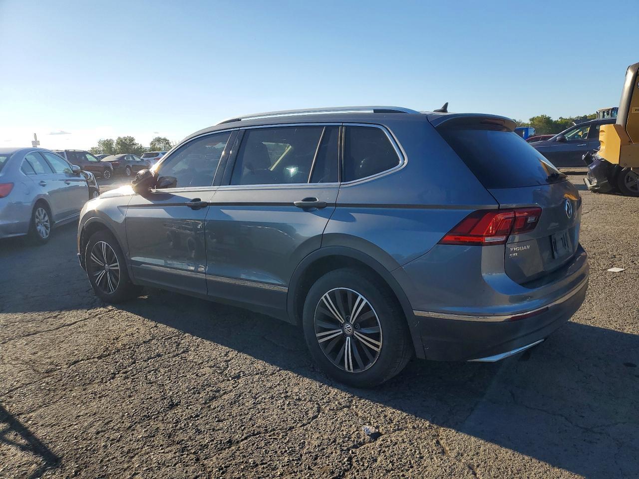 2018 Volkswagen Tiguan Se - Фото 2