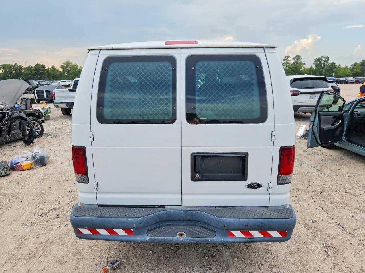 2011 Ford Econoline E150 Van - Фото 6