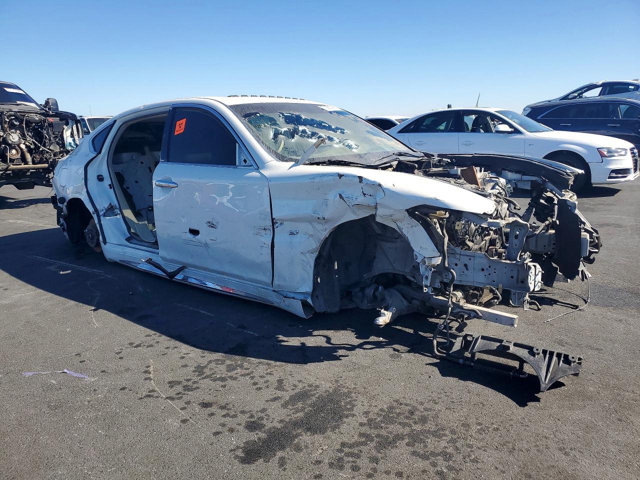 2015 Infiniti Q70L 3.7 - Image 4