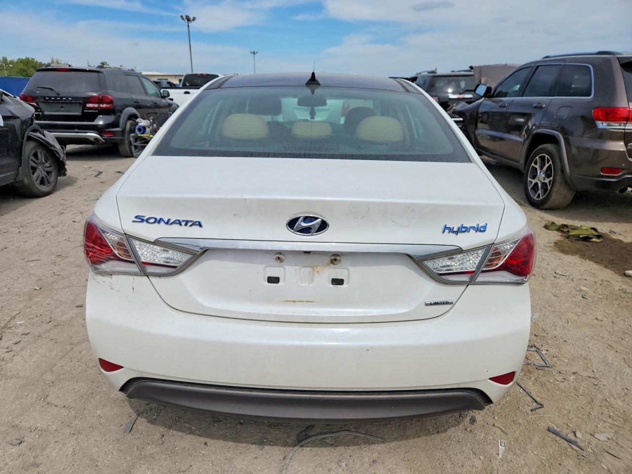 2015 Hyundai Sonata Hybrid Limited - Image 6