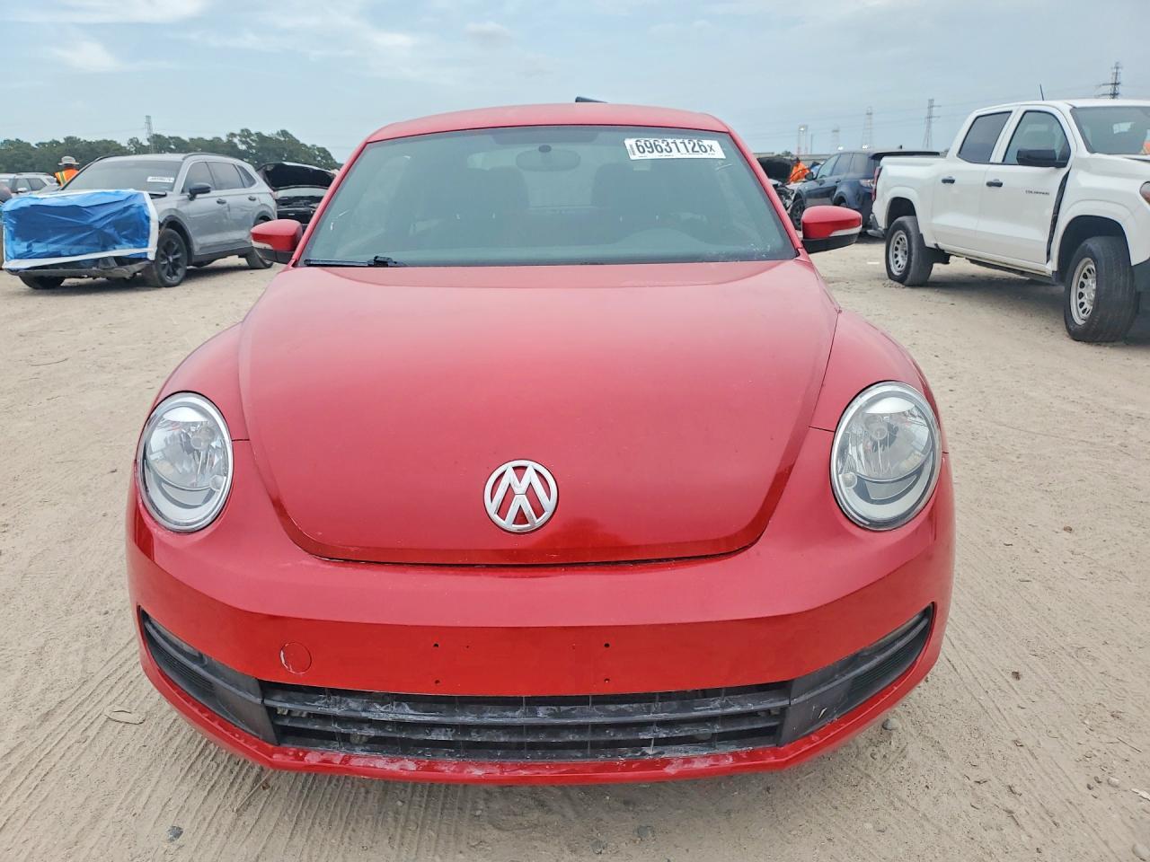 2014 Volkswagen Beetle - Image 5
