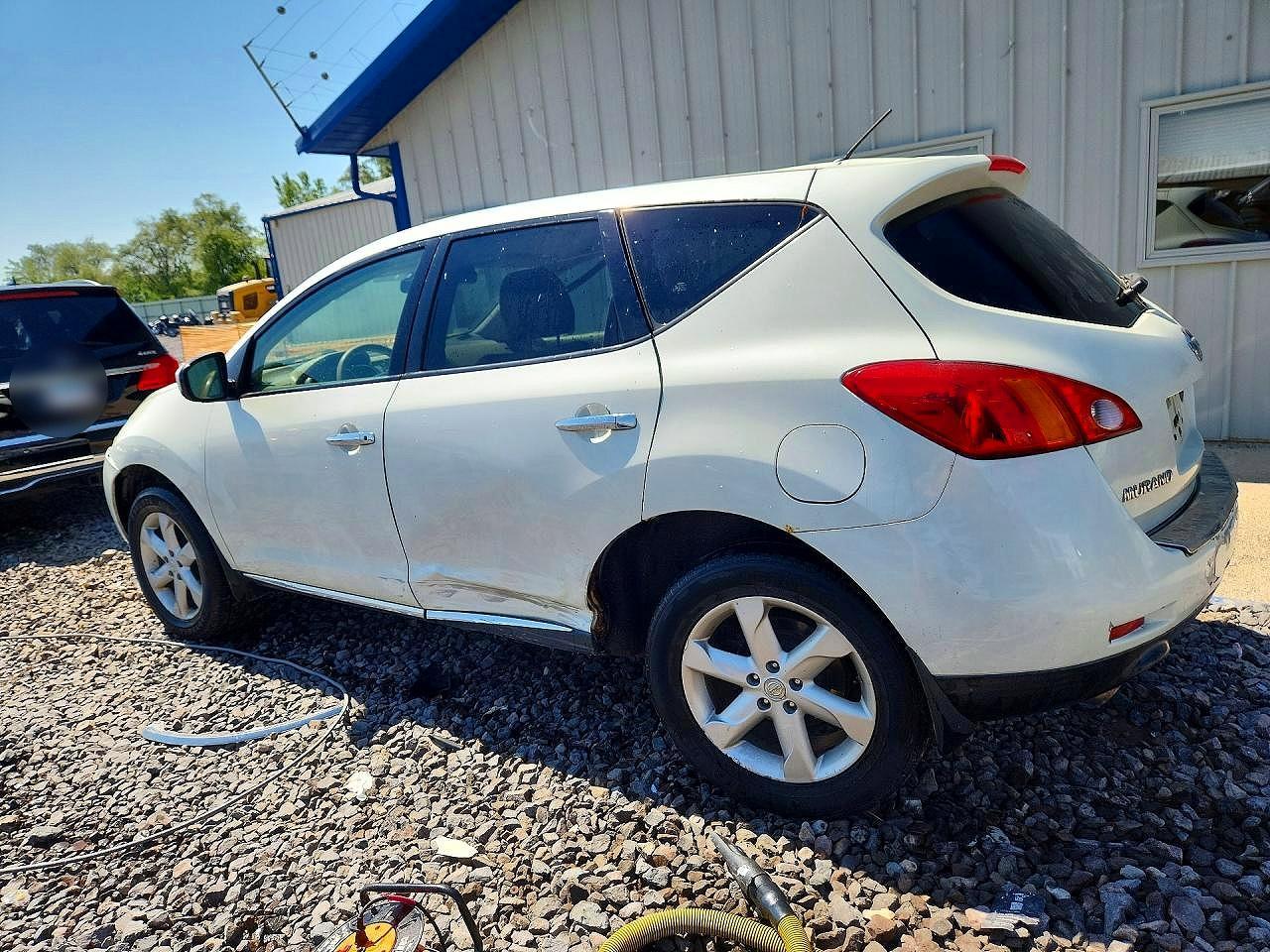 2010 Nissan Murano S - Фото 2