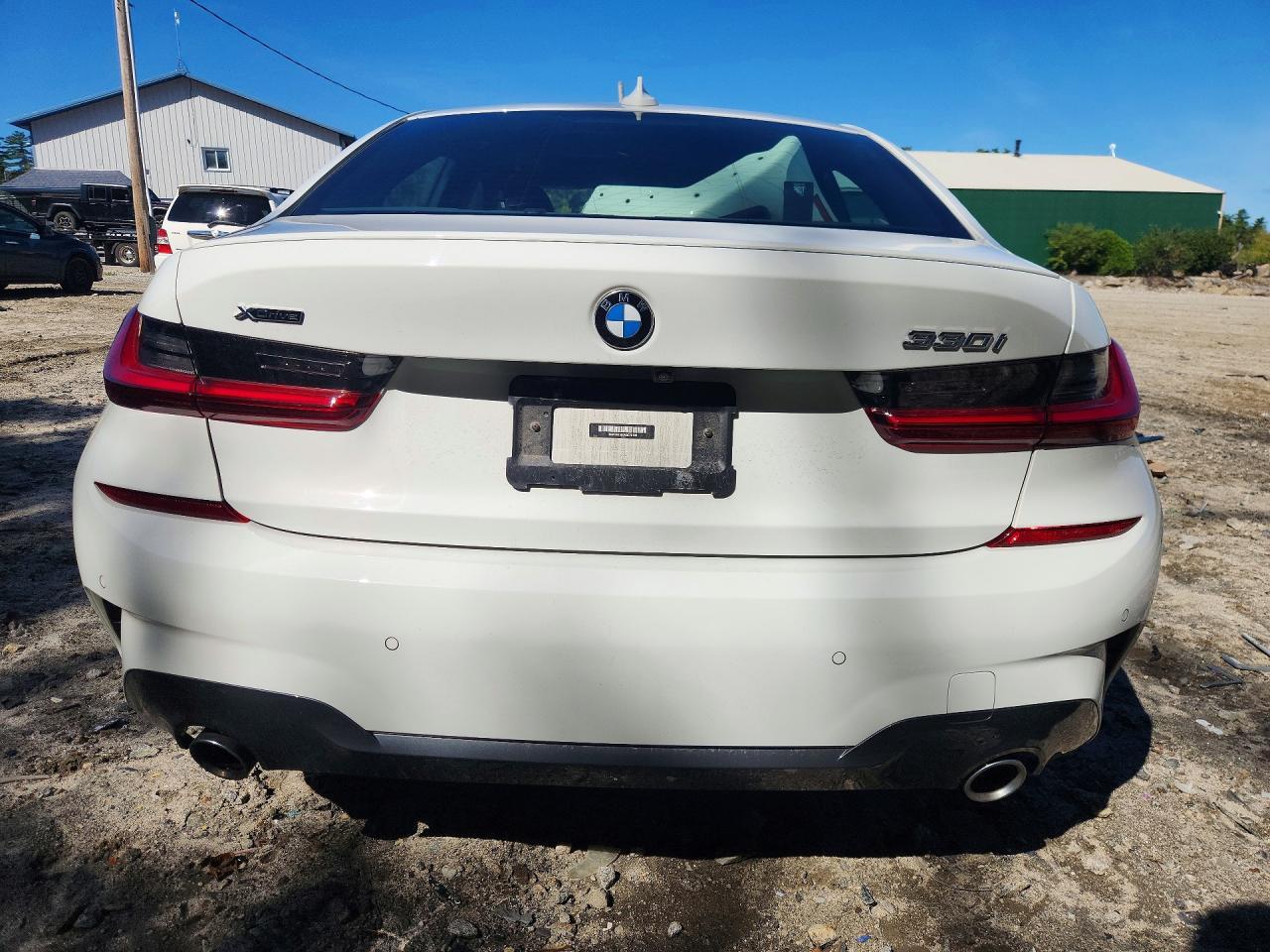 2022 BMW 330Xi - Фото 6