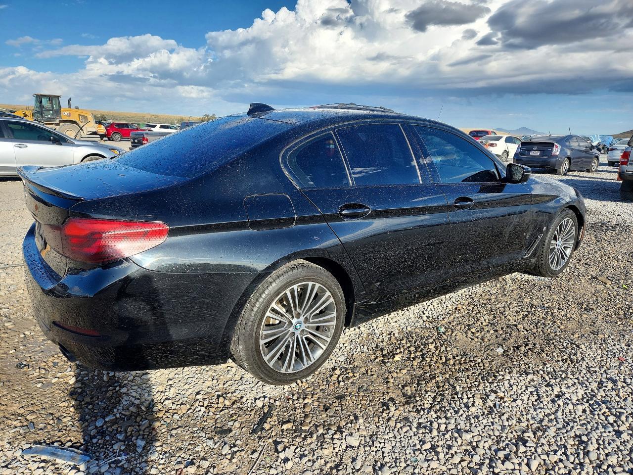 2019 BMW 530E - Фото 3