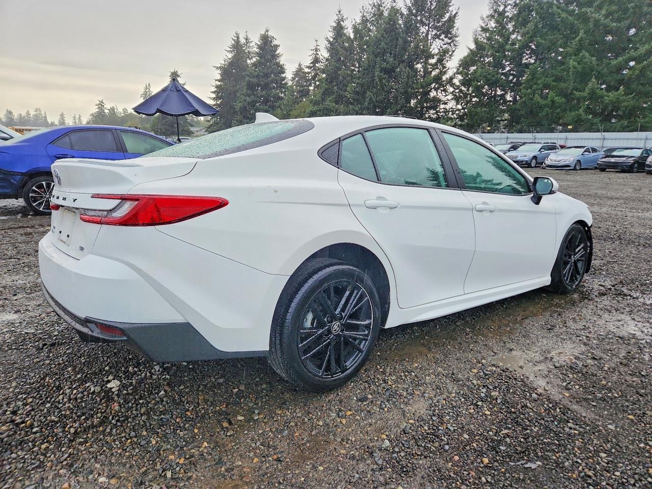 2025 Toyota Camry Se - Фото 3