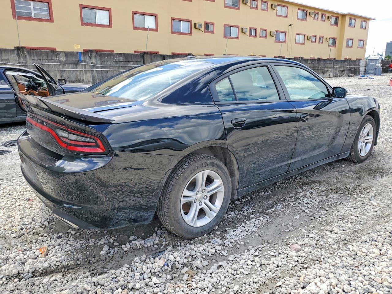 2022 Dodge Charger Sxt - Фото 3