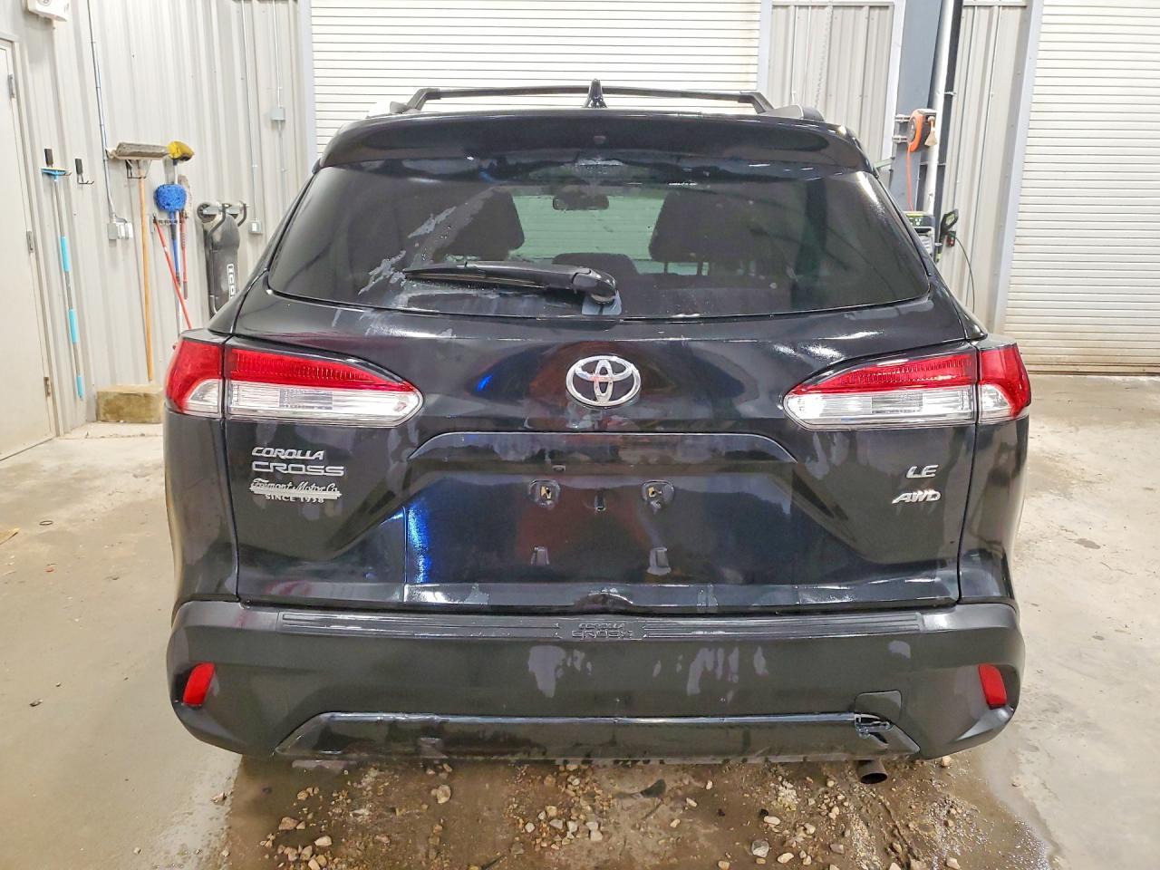 2022 Toyota Corolla Cross Le - Image 6