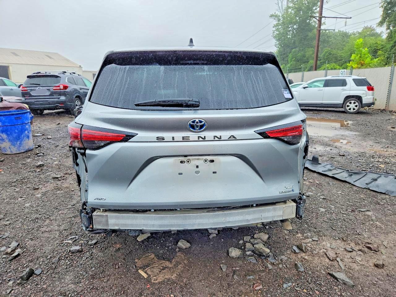 2021 Toyota Sienna Xle - Image 6