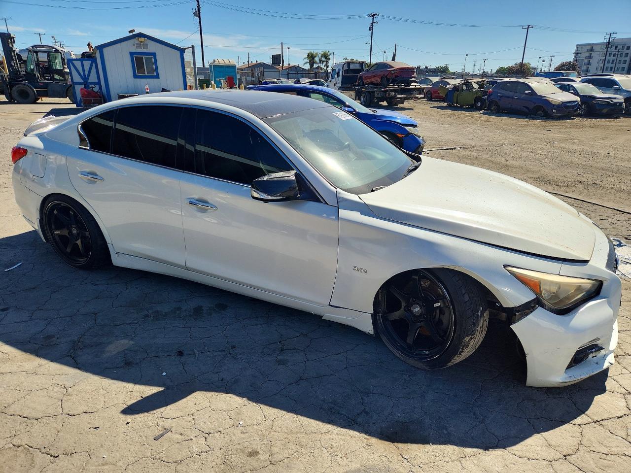 2016 Infiniti Q50 3.0T Premium - Image 4