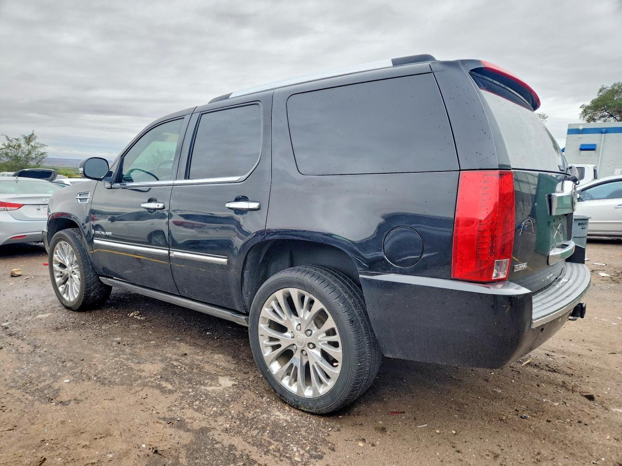 2009 Cadillac Escalade Sport - Image 2