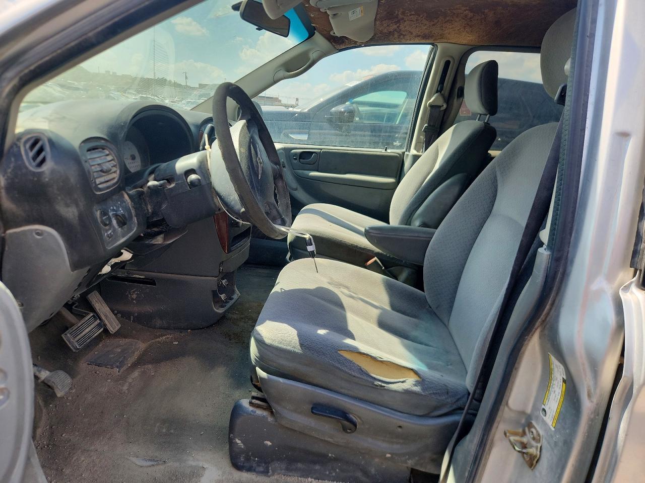 2005 Chrysler Town & Country Lx - Фото 7